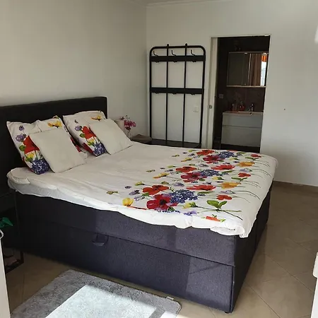Appartamento 2 Bedroom In A Secure In With A Shared Pool And Close To The Center - 2301