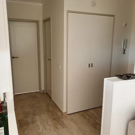 2 Bedroom In A Secure In With A Shared Pool And Close To The Center - 2301 Apartment *