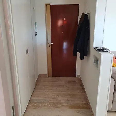 Apartment 2 Bedroom In A Secure In With A Shared Pool And Close To The Center - 2301 *