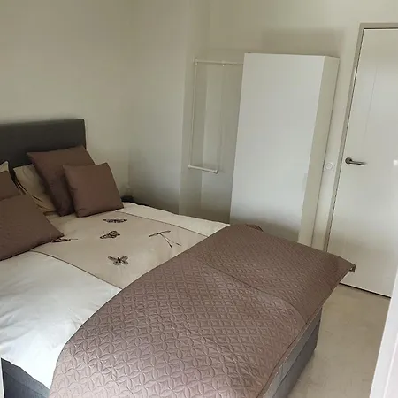 2 Bedroom In A Secure In With A Shared Pool And Close To The Center - 2301 Mandelieu
