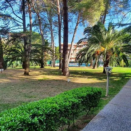 Διαμέρισμα 2 Bedroom In A Secure In With A Shared Pool And Close To The Center - 2301 Mandelieu