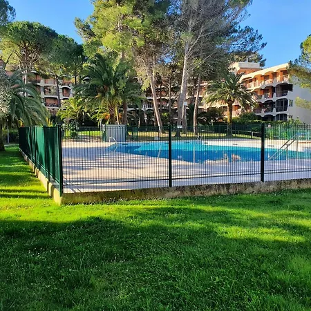 2 Bedroom In A Secure In With A Shared Pool And Close To The Center - 2301