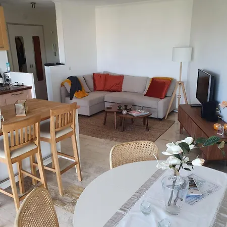 2 Bedroom In A Secure In With A Shared Pool And Close To The Center - 2301 *