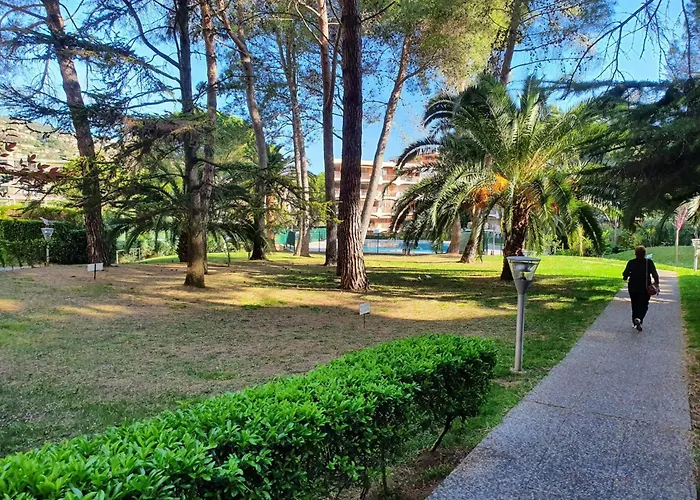 Διαμέρισμα 2 Bedroom In A Secure In With A Shared Pool And Close To The Center - 2301 Mandelieu